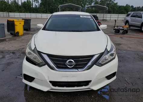 2016 Nissan Altima 2.5 z USA, uszkodzony, nr VIN 1N4AL3AP2GC272850